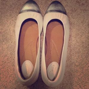 Clark’s White flats